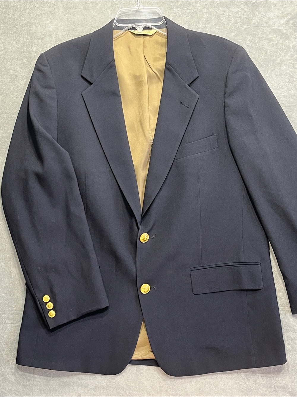 Vintage Turnbury Men’s 100% Wool Navy Blazer Gold Crest Buttons USA Made 44R